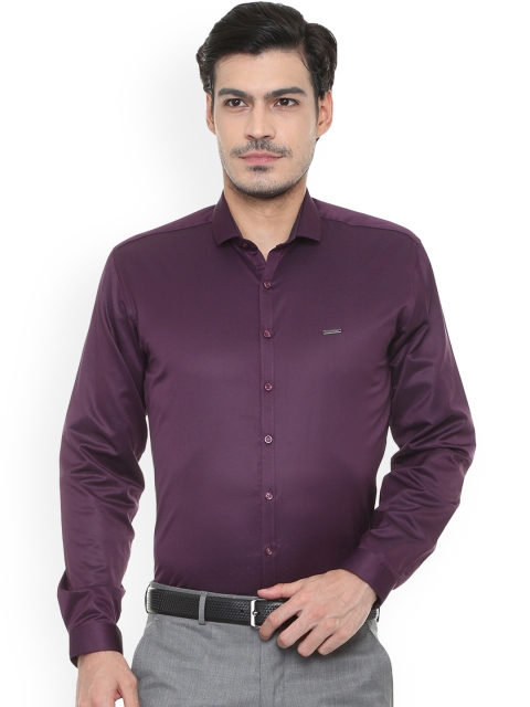 

V Dot Men Purple Slim Fit Solid Formal Shirt