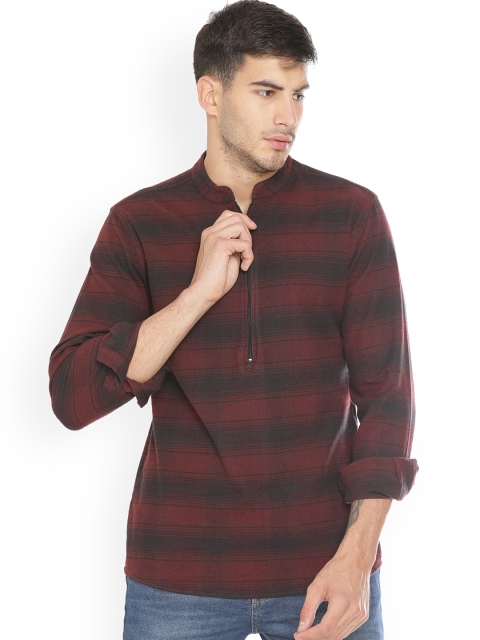

Blue Saint Men Maroon Regular Fit Checked Casual Shirt