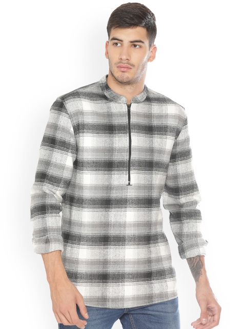 

Blue Saint Men Grey & White Regular Fit Checked Casual Shirt