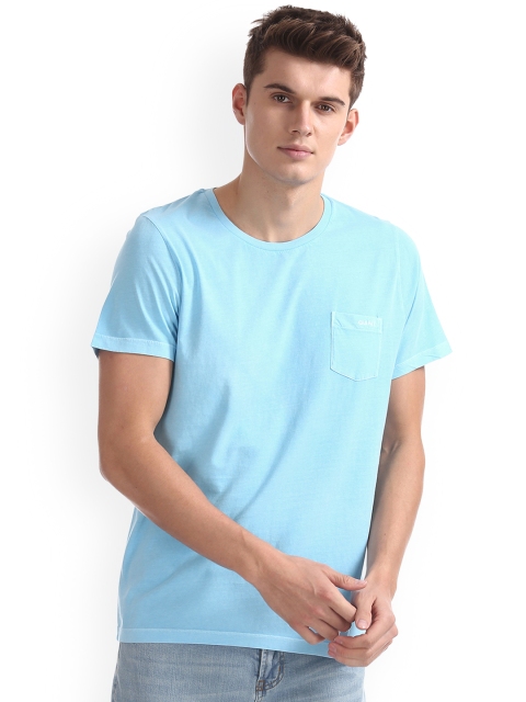 

GANT Men Blue Solid Round Neck T-shirt