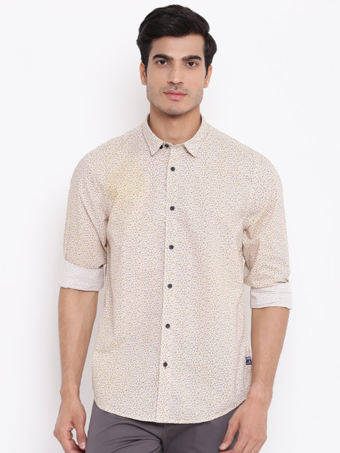 

Blackberrys Men Off-White & Beige Slim Fit Printed Casual Shirt