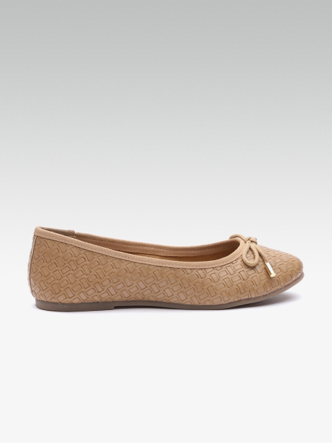 

Carlton London Women Beige Textured Ballerinas