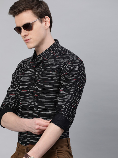 

Jack & Jones Men Black & White Regular Fit Printed Casual Shirt