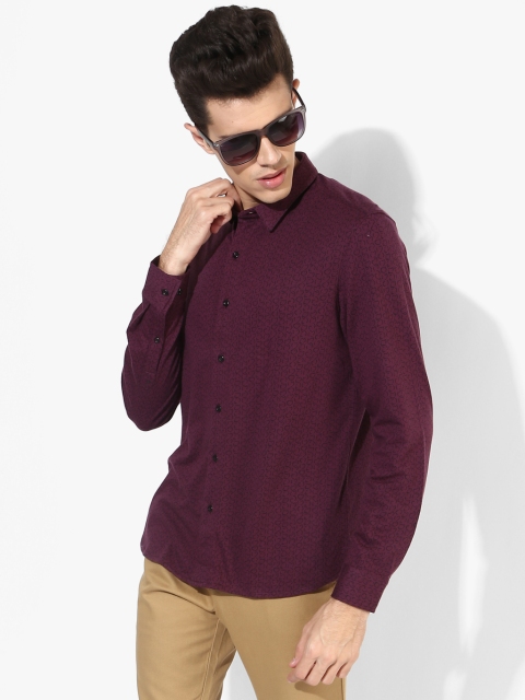 

Maroon Printed Regular Fit Casual Shirt
