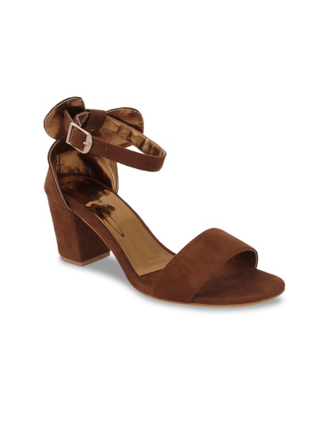 

pelle albero Women Brown Solid Sandals