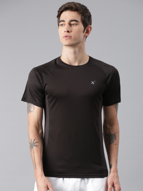 

HRX by Hrithik Roshan Men Black Solid Round Neck T-shirt