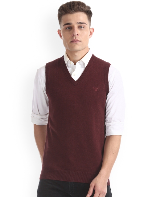 

GANT Men Red Solid Sweater Vest