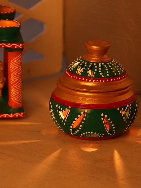 

Aapno Rajasthan Green & Gold-Toned Spherical Candle Holders