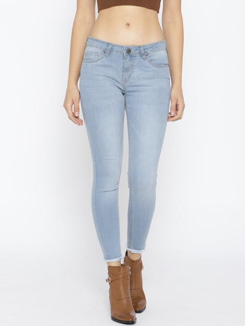

People Women Blue Skinny Fit Mid-Rise Clean Look Stretchable Cropped Jeans