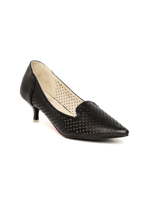 

red pout Women Black Solid Pumps With Laser Cuts