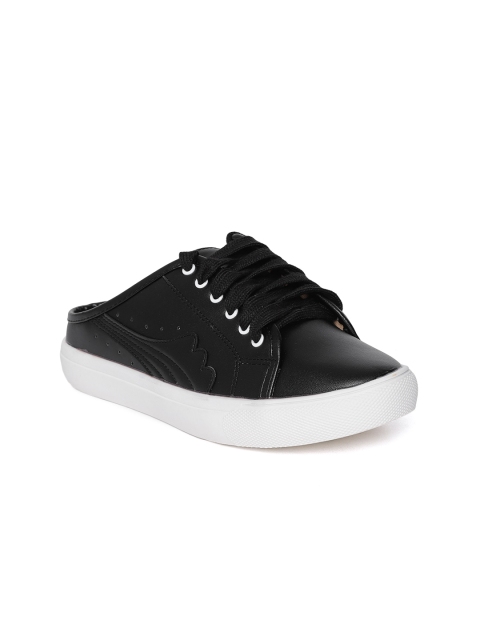 

red pout Women Black Slip On Sneakers