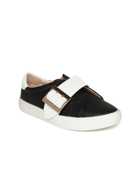 

red pout Women Black & White Sneakers