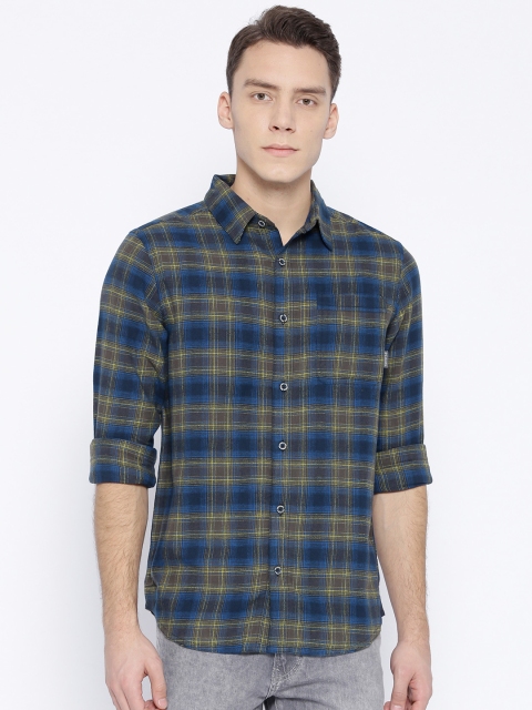 

Columbia Men Blue & Green Slim Fit Boulder Ridge Flannel Casual Shirt