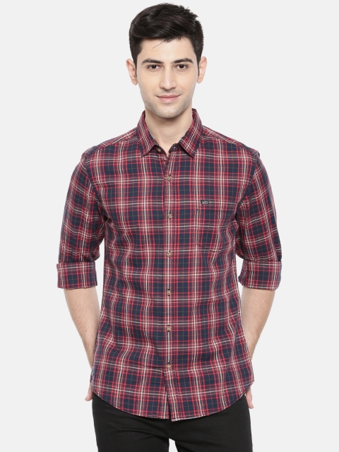 

The Indian Garage Co Men Red & Navy Blue Regular Fit Checked Casual Shirt