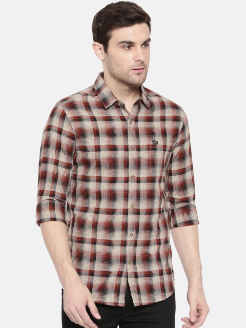 

The Indian Garage Co Men Maroon & Beige Regular Fit Checked Casual Shirt