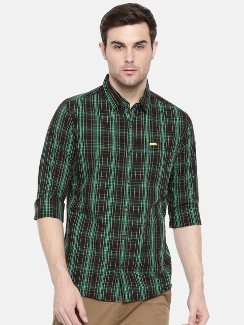 

The Indian Garage Co Men Green & Black Regular Fit Checked Casual Shirt