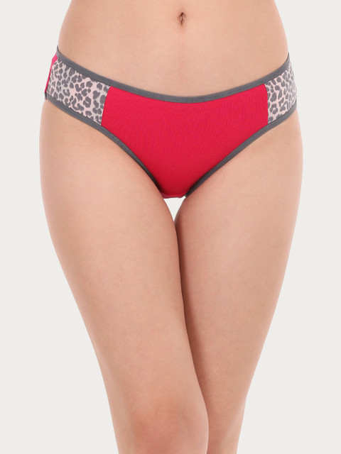 

Clovia Women Grey & Red Printed Bikini Briefs PN2778P05XL