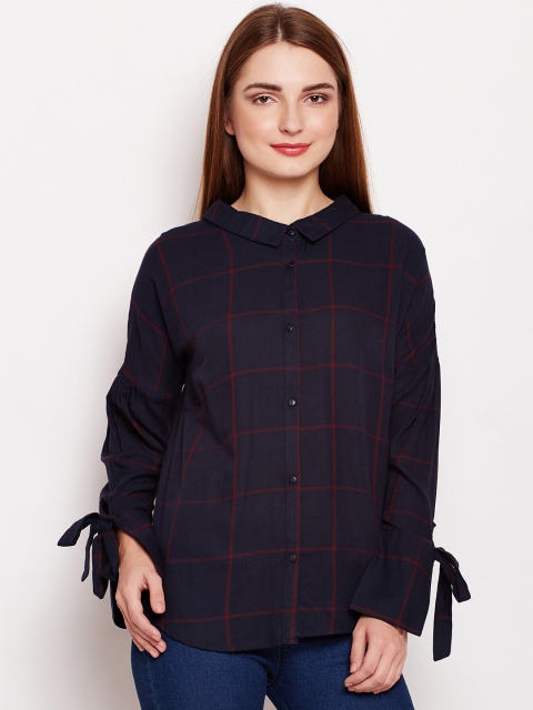 

Oxolloxo Women Navy Blue & Red Regular Fit Checked Casual Shirt