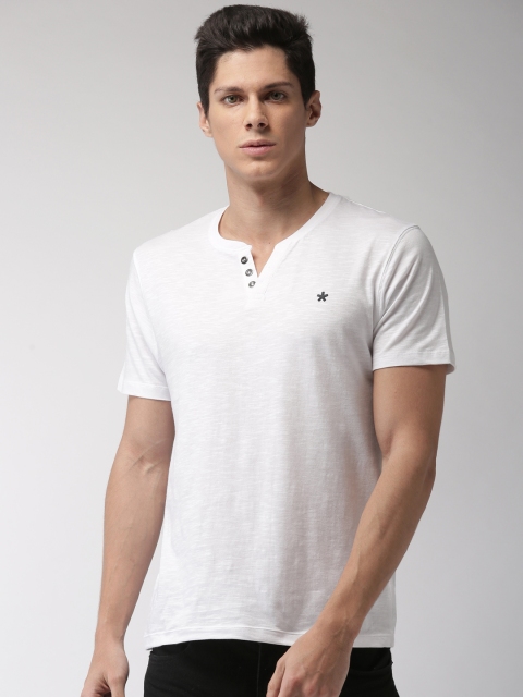 

Celio Men White Solid Round Neck T-shirt