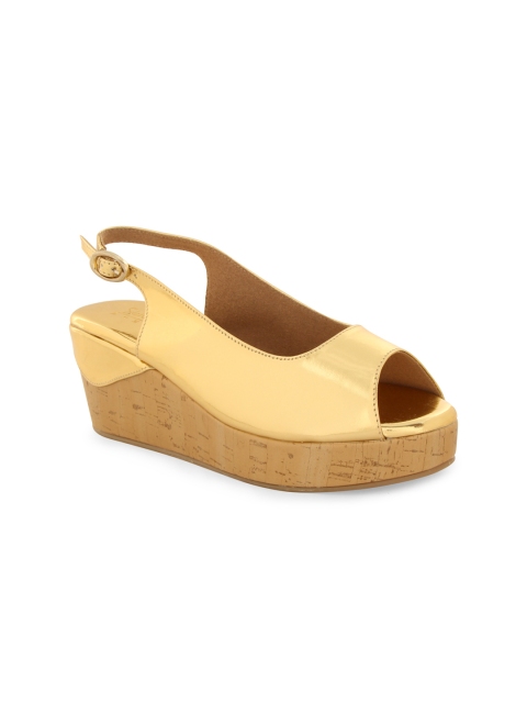 

Siendo Desi Women Gold-Toned Solid Peep Toes