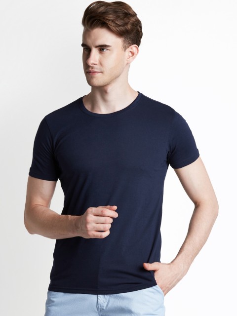 

Spiritus by pantaloons Men Navy Blue Solid Round Neck Pure Cotton T-shirt