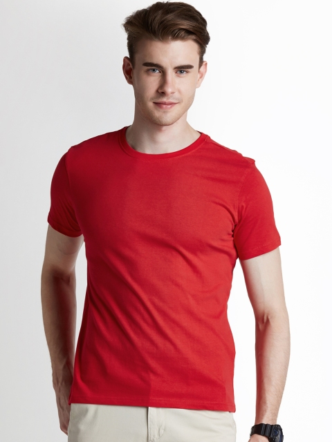 

Spiritus by pantaloons Men Red Solid Round Neck Pure Cotton T-shirt