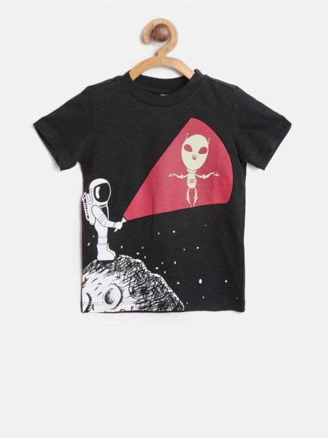 

United Colors of Benetton Boys Black & Red Printed Round Neck T-shirt