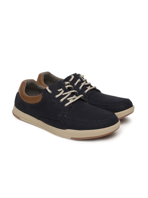 

Clarks Men Navy Blue Step Isle Sneakers