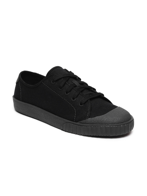 

Clarks Men Black Leather Sneakers