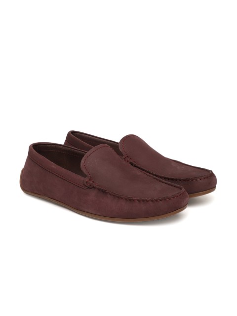 

Clarus Men Burgundy Reazor Edge Suede Driving Shoes