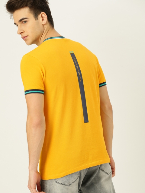 

United Colors of Benetton Men Yellow Solid Round Neck T-shirt