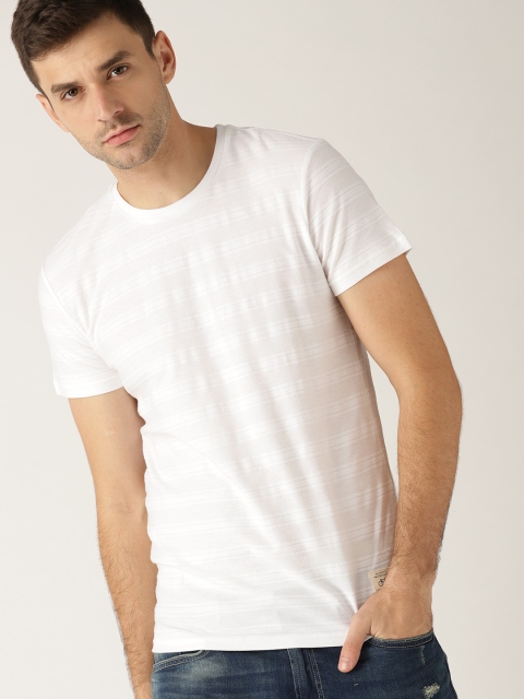 

United Colors of Benetton Men Off-White Self-Striped Round Neck T-shirt