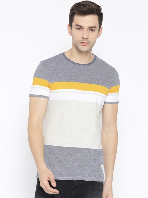 

United Colors of Benetton Men Navy Blue Colourblocked Round Neck T-shirt