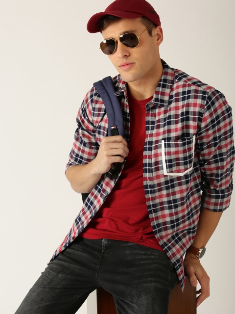 

United Colors of Benetton Men Navy & Red Slim Fit Checked Casual Shirt, Navy blue