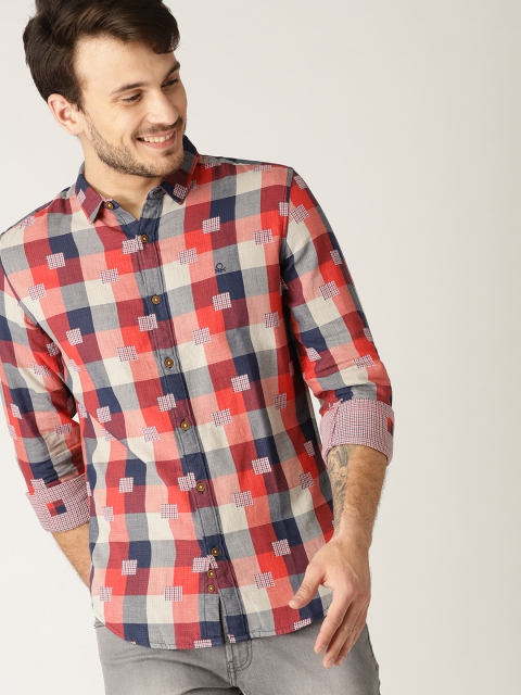 

United Colors of Benetton Men Off-White & Red Slim Fit Checked Casual Shirt