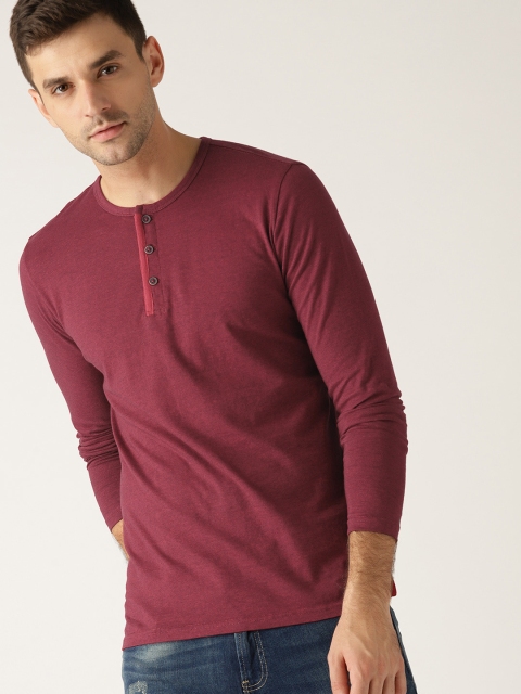 

United Colors of Benetton Men Maroon Solid Henley Neck T-shirt
