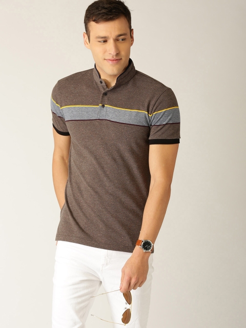 

United Colors of Benetton Men Brown Solid Mandarin Collar T-shirt