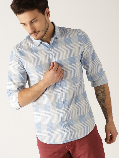 

United Colors of Benetton Men Off-White & Blue Slim Fit Checked Casual Shirt