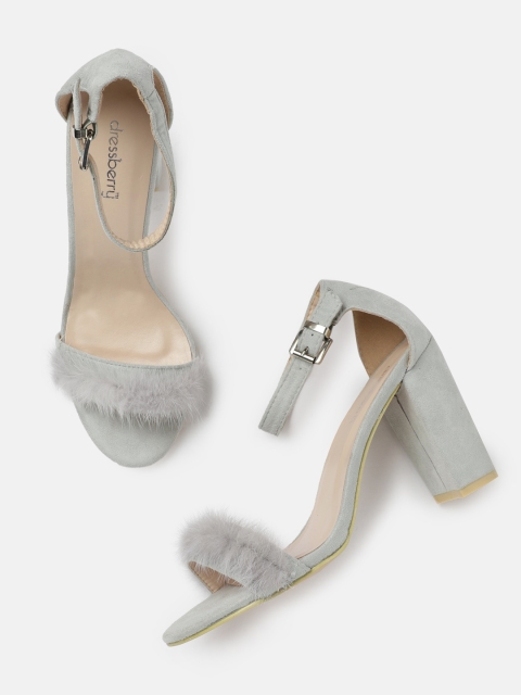 

DressBerry Women Grey Solid Sandals
