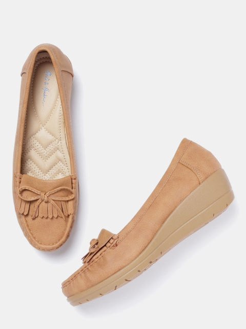 

Mast & Harbour Women Brown Solid Pumps