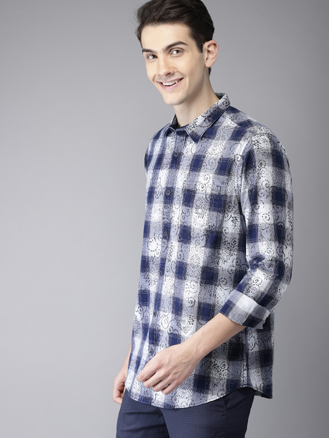 

HERE&NOW Men Blue & White Regular Fit Checked Casual Shirt