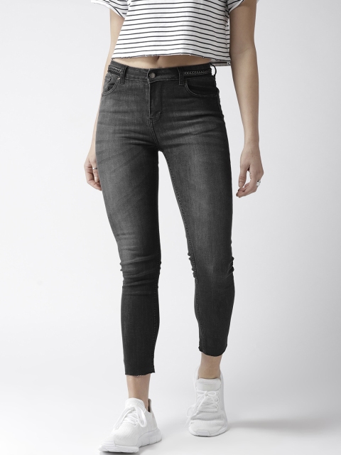 

Madame Women Charcoal Grey Regular Fit Mid-Rise Clean Look Stretchable Cropped Jeans