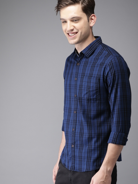 

HERE&NOW Men Blue & Black Regular Fit Checked Casual Shirt