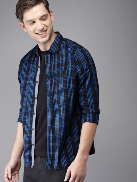 

HERE&NOW Men Black & Blue Regular Fit Checked Casual Shirt