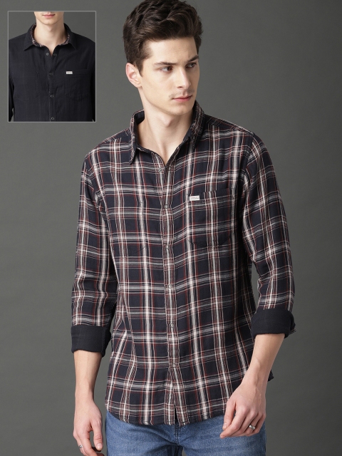 

Roadster Men Navy Blue & Maroon Regular Fit Reversible Checked Casual Shirt
