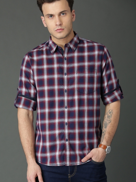 

Roadster Men Navy Blue & White Regular Fit Checked Casual Shirt