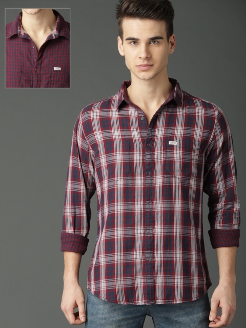 

Roadster Men Maroon & Navy Blue Regular Fit Checked Reversible Casual Shirt