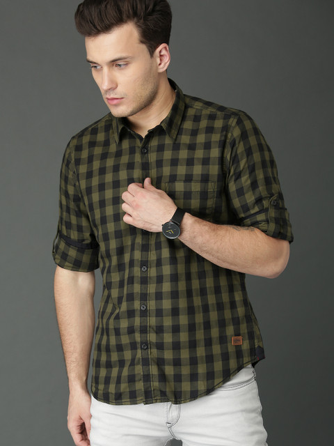

Roadster Men Olive Green & Black Regular Fit Checked Casual Shirt