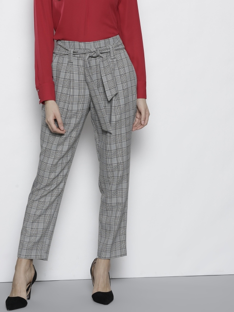 

DOROTHY PERKINS Women Off-White & Black Tapered Fit Checked Peg Trousers