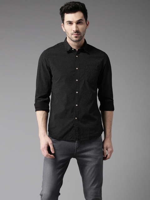 

Flying Machine Men Black Regular Fit Printed Casual Shirt